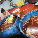 쑈킹, 중국의 하수구, 음식물 쓰레기로 식용유 제작하는 과정 이미지