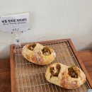 휴샌드위치 | [행궁동] 잠봉피스타치오 샌드위치 브런치 맛집 미트테일 주말 방문 후기