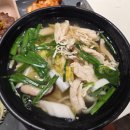 럭키식당 | [오늘의 점심] 회사 식당에 송계옥이?! 럭키비키 닭칼국수 먹방 후기 🍲✨