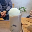 [제주도 맛집] 정원이 예쁜 빨간 문 카페 퍼시몬 내돈내산 후기