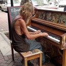 Homeless Man Plays Street Piano Beautifully in Florida( 노숙자) 이미지