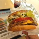 한국맥도날드(유) 양재SKDT점 | 네 번째 재출시 믿고먹는 맥도날드 창녕갈릭비프 버거