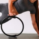 집에서 따라할 수 있는 소도구 필라테스 이미지