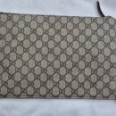 얼룩빼기이박사속시원한세탁소 | 박종술명품세탁 수원세탁소에서 GUCCI 크러치백 냄새...GUCCI 크러치백 속에 냄새와 손때 제거 세탁✨
