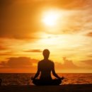 내면의 평온을 찾는 명상 이미지