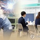 &#39;고용부진&#39; 11월 취업자 12만명↑…제조업 10만명 급감 이미지