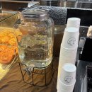 주식회사 포인트나인크루 | [부천 카페] 크리드나인 | 두바이 쫀득쿠키, 다양한 베이커리, 수제청