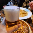 윤배살롱 이미지