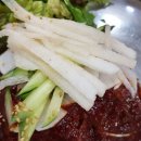 육뚝배기 국밥막국수 이미지