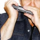 하모니카 연주 이미지