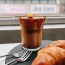 성수카페 모던 <b>시크</b> 하이<b>라인</b> 초당옥수수크림라떼 소금빵 맛집