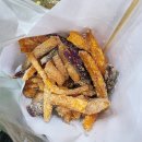 자꾸오면 예뻐져요 | 여기 꼭 가세요… 다낭 로컬맛집 Khoai Lang Lac 고구마튀김 + Kennedy 망고 먹고 충격받음