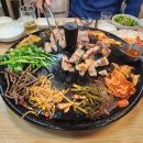 망월사역 맛집 | 먹음직한 | 쌈쟁이들이 좋아할 솥뚜껑 삼겹살집