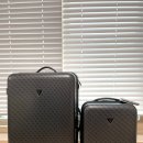 미사용 새재품) 게스 20/28인치 기내용, 화물용 여행용가방, 여행용캐리어 이미지