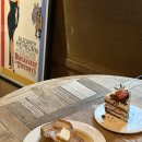 [강남역 프라텔리] 강남역에서 귀한 대형 루프탑 카페, 아쉬웠던 후기 / 프렌치토스트+초코딸기케이크 리뷰