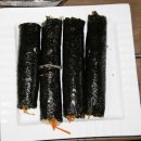 김밥속에 단무지 이미지