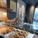 맛있는 빵과 달콤 디저트 이미지