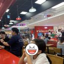 리빙클라스 | [서울 용산역] 야식으로 <파이브가이즈>에서 치즈버거 포장해서 잡솨봤슴다