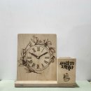 캘리그라피 우드버닝 탁상시계 이미지