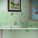 천연페인트로 벽지위에 칠한후 그림그린 시공후기 이미지