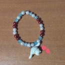 fun making bracelets yesterday! with same beads color ❤️🤍 이미지