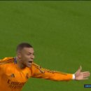 오늘자 레알마드리드 음바페 해트트릭 골장면.gif 이미지