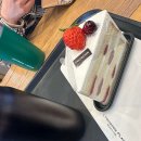 투썸플레이스 강남자곡점