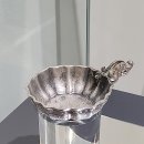 한국의 금속문화유산 오천년 - 용머리 꽃모양 은잔
