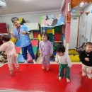 친구랑 신나는 놀이체육 이미지