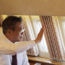 더 머물다 이미지