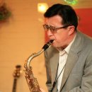 색소폰 연주 이미지