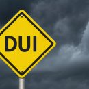 음주운전(DUI) 전력 후 비자 거절? 새 심사 흐름을 주의해야 합니다. 이미지