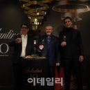 더웨이팅 이미지