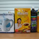 2009년 12월 18일(금)___안길주(74학번) 교우 사모님이 기부한 물품입니다_무선전기주전자,커피믹스,과일음료수 이미지