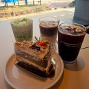 투썸플레이스 송도해수욕장점 | 부산 송도해수욕장 오션뷰카페 투썸플레이스 뷰 맛집 인정