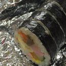 맛있는 김밥을 먹었다.