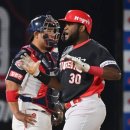 타이거즈의 소크라테스, 오늘도 홈런 쾅!…KIA, 00 꺾고 위닝 시리즈 확보 [부산 리뷰] 이미지