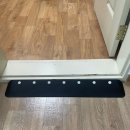 유니코퍼레이션 | 노인복지용구 실내용 경사로 설치로 단차 고민 해결하기