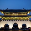 세월을 견디어낸 광화문 앞에 서다