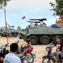 [종합] 캄보디아 수도 프놈펜에 무장 병력 및 장갑차 배치 이미지