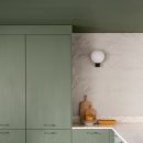 넓은 다락방 이미지