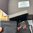F0009 | PRADA프라다 언박싱 후기 / 스말토 귀걸이 / 프라다귀걸이 / 트라이앵글 뱃지 / 언박싱 하며 두근두근!