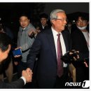 [다시보는 역사] 문재인 전 민주당 대표, 김종인 대표에게 사퇴를 만류하다. 이미지