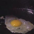 2009 외인구단에서 오혜성의 아버지인 오대식 원장이 계란 후라이를 만들고 반찬을 만드는 것은? 이미지