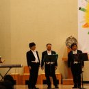 2012년 10월13일 옥계성당 10주년 기념음악회에서 지휘자 선생님 공연 이미지