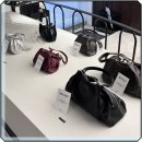 애즈온 목걸이를 사다 / AS&#34;ON NECKLACE, 칼리 부츠컷 팬츠, 포그 스커트, 트랙포스 스니커즈