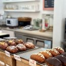 장성4길 | 여수 장성지구 카페 소금빵 맛집 희빵