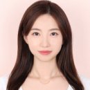 김건희 마이크 건네자 런닝셔츠 차림 尹도 열창… 부부 듀엣 영상 공개 이미지