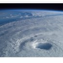 우주에서 찍은 태풍의 눈, 볼라벤 위성사진ㄷㄷ 이미지
