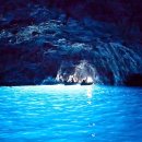 이태리 카프리섬의 '푸른 대리석동굴(the Blue Grotto)' 이미지